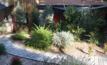 Vous recherchez un jardinier ou un paysagiste agrée service à la personne, faites appel à l'entreprise Pascal Paysages