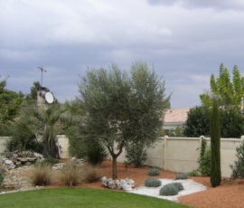 Pascal Paysages paysagiste présent à Léognan se déplace pour l'entrerien de vos espaces verts sur Bordeaux et sa métropole ainsi qu'en Gironde